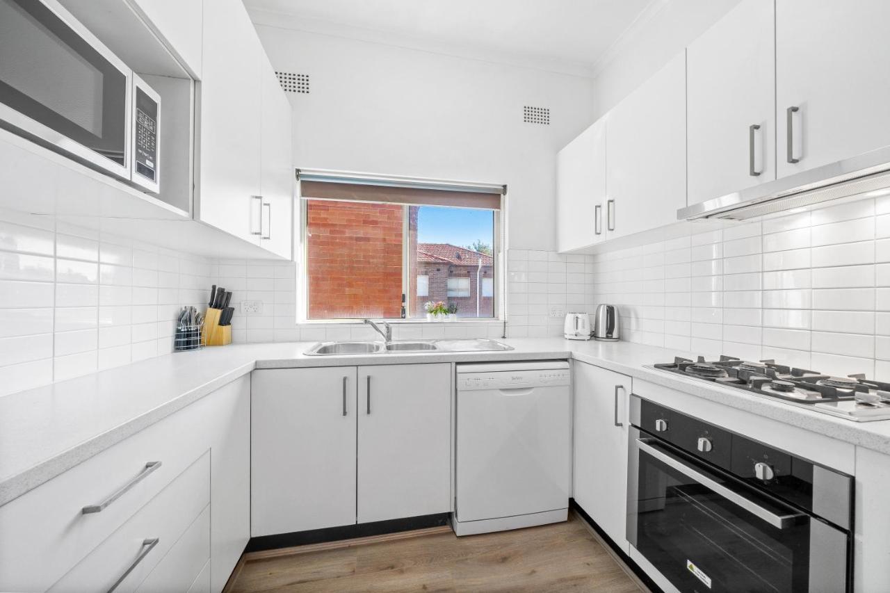 Burwood Newly Renovated 2 Bedroom Apartment Sydney Zewnętrze zdjęcie